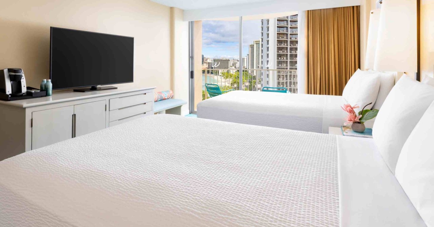 Ocean View Rooms at Twin Fin Waikiki | The Twin Fin Hotel