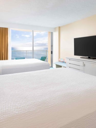 Ocean Front with Lanai 40