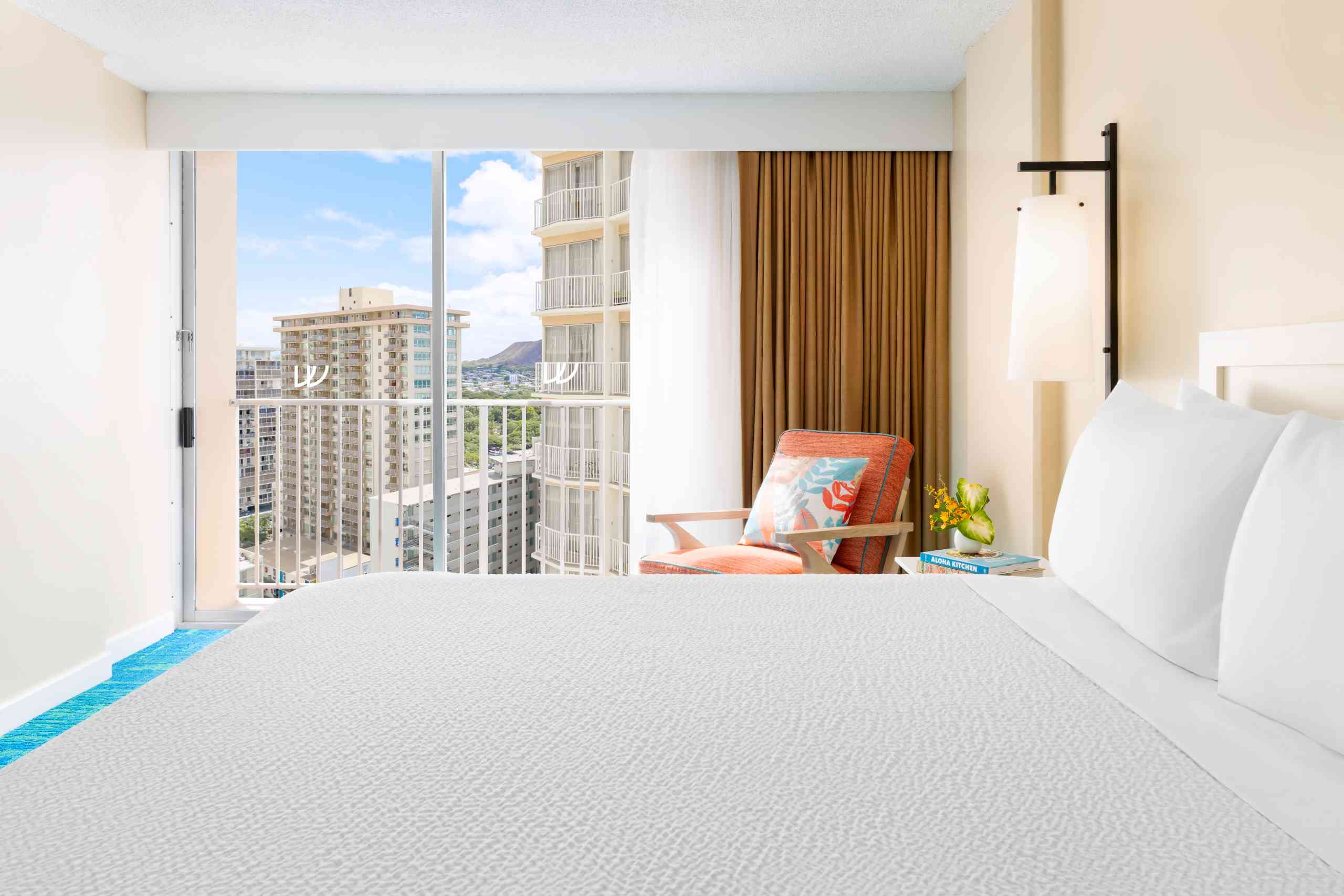 Twin Fin King Bed