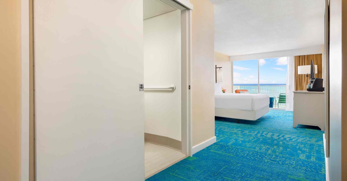 Oceanfront King Mobility Accessible Roll-in Shower