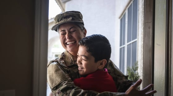 Soldier returning to family