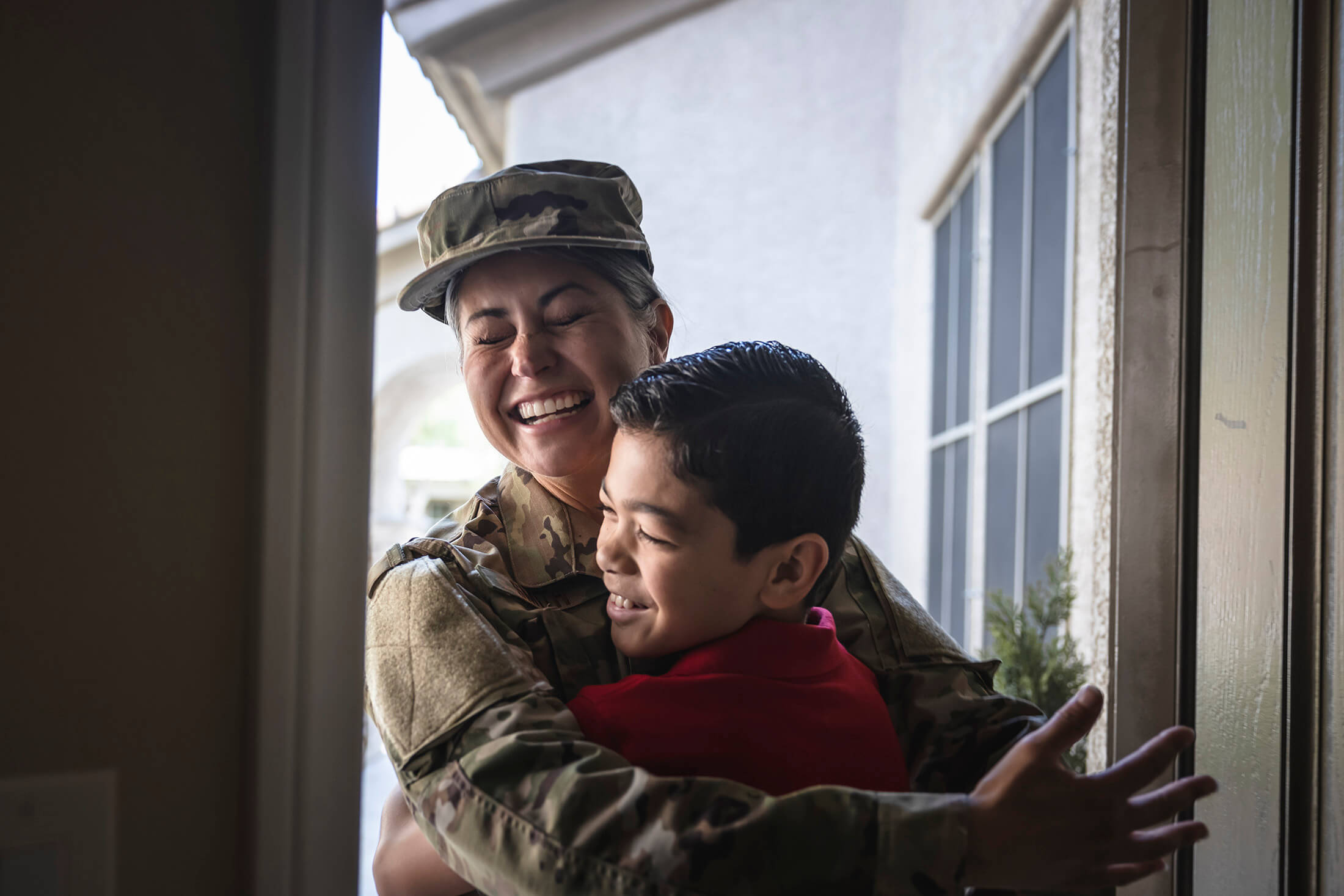 Soldier returning to family