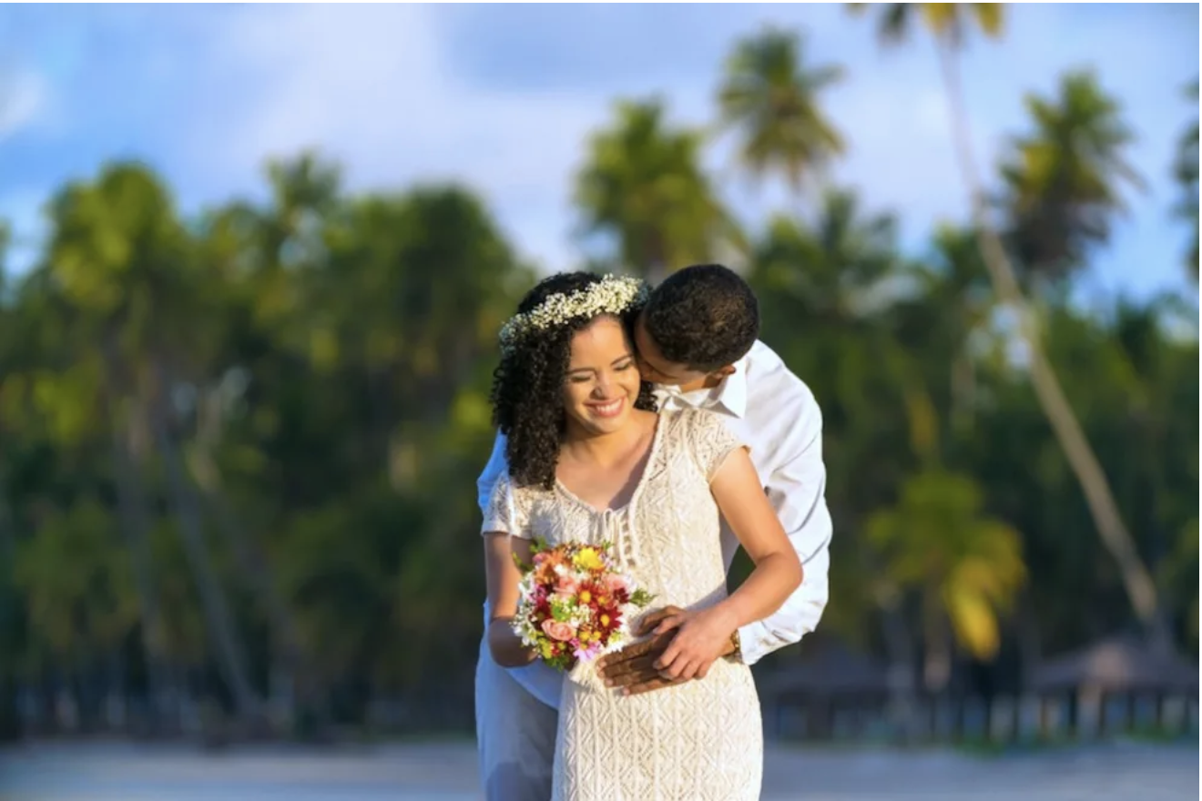 Everything You Need to Know About Having a Waikiki Beach Wedding 1