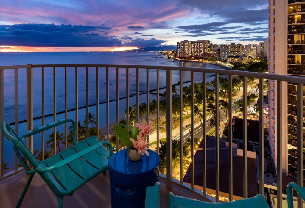 Three Bedroom Ocean View Suite with Lanai
