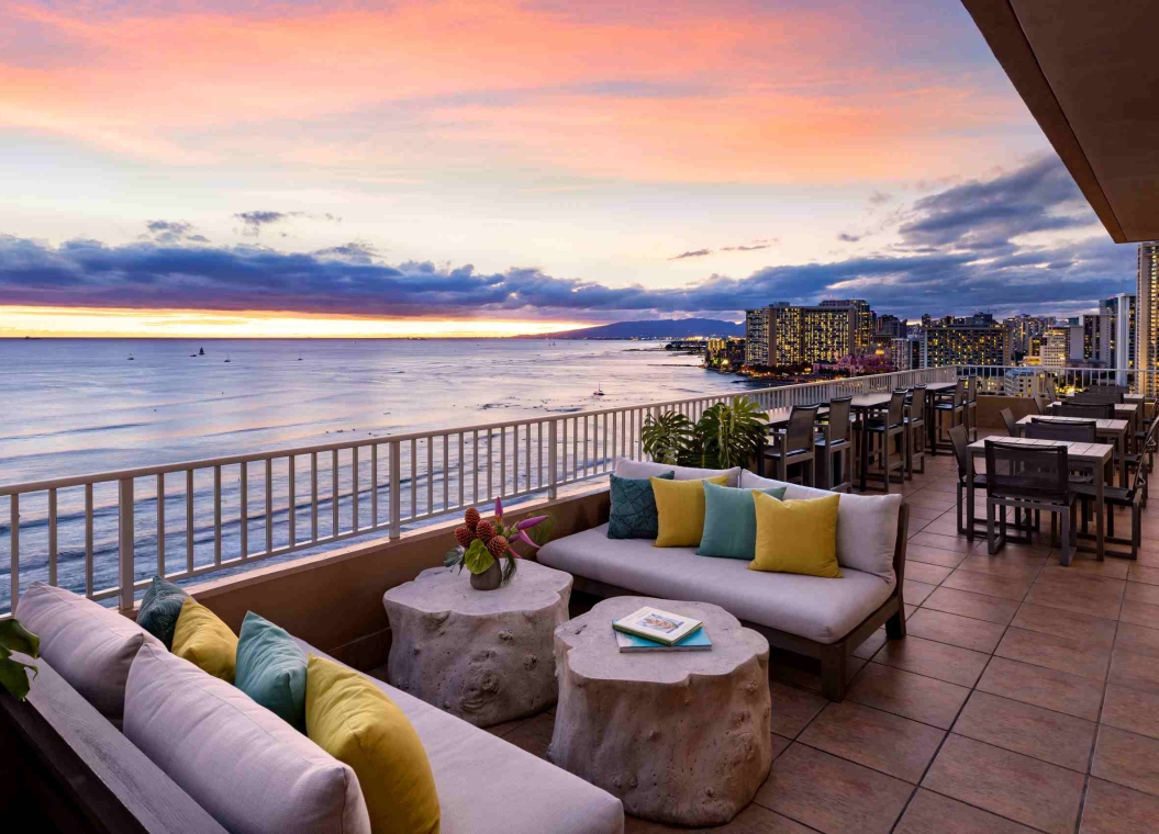 the twin fin hotel address