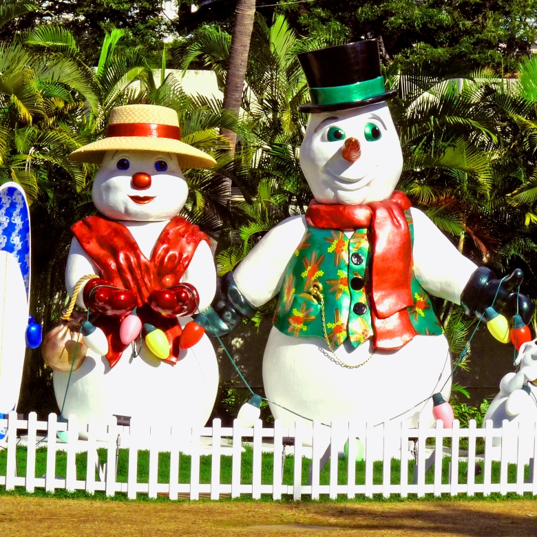 Snowman Family in Tropical Hawaii - Honolulu City Lights.
