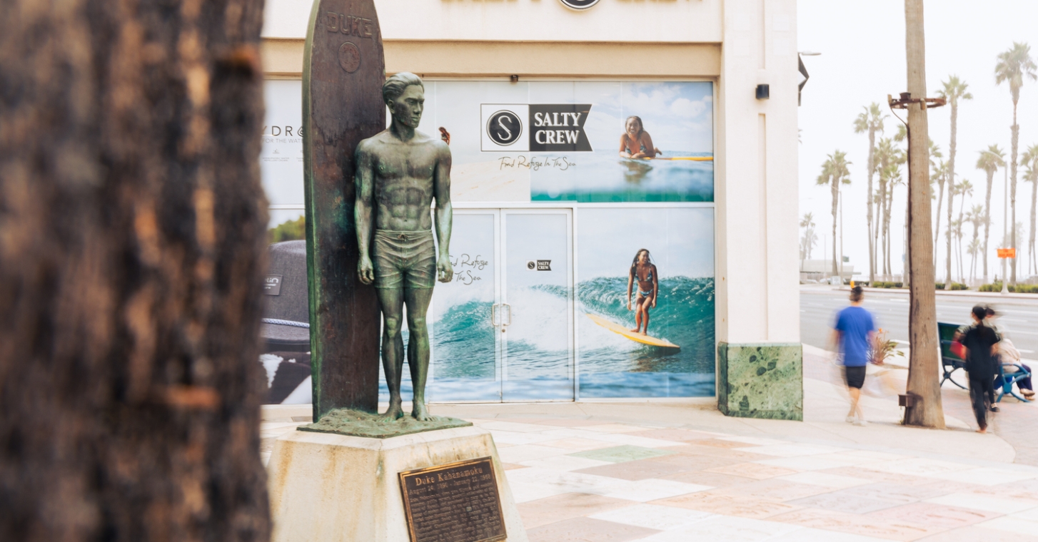Duke Kahanamoku Statue at the surf mall in Huntington Beach