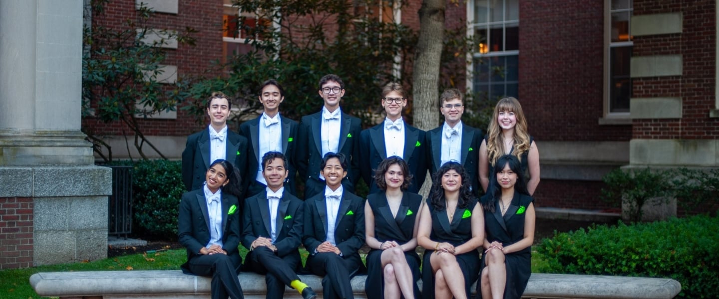 Group photo of Harvard Din & Tonics