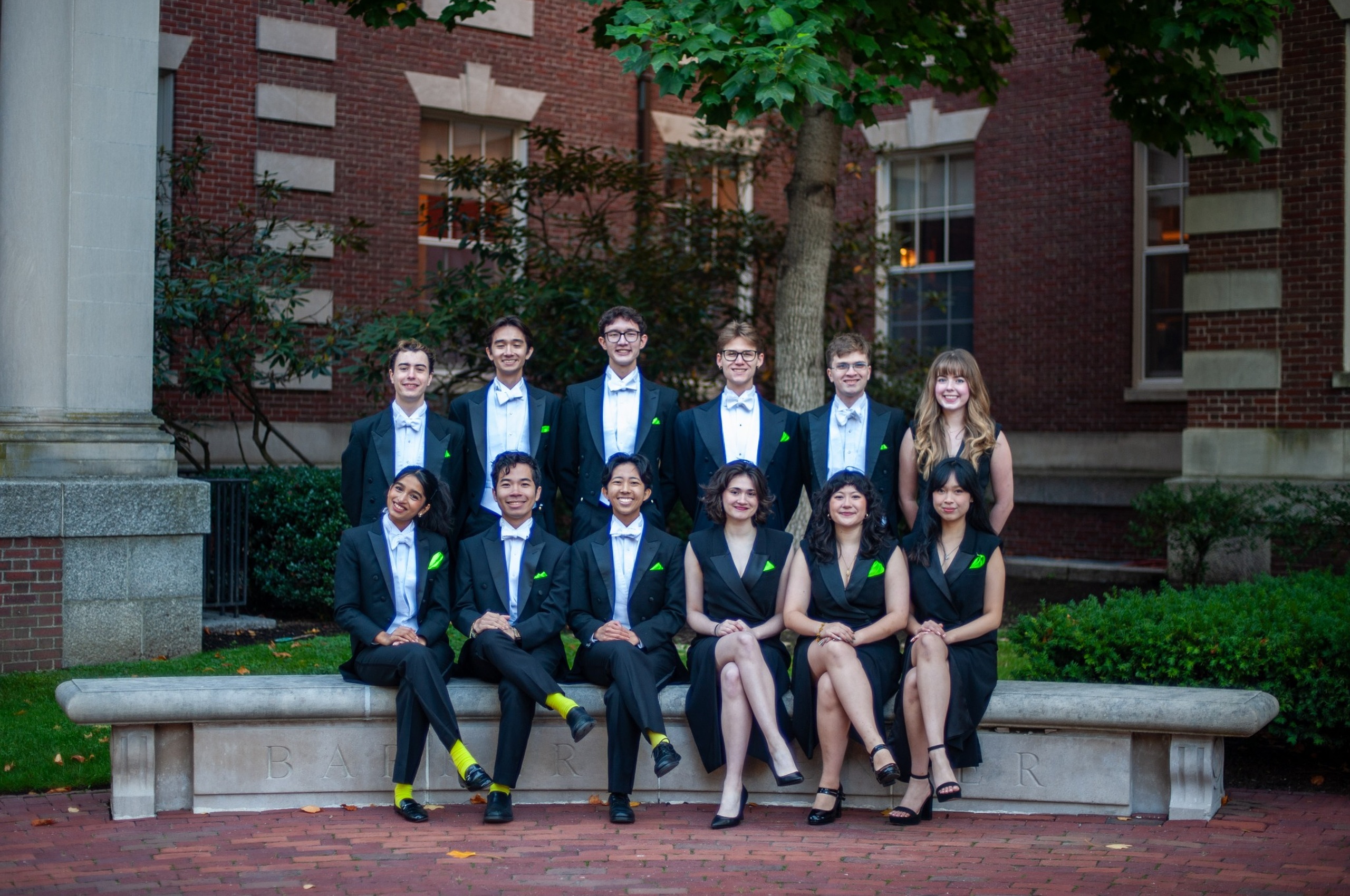 Group photo of Harvard Din & Tonics